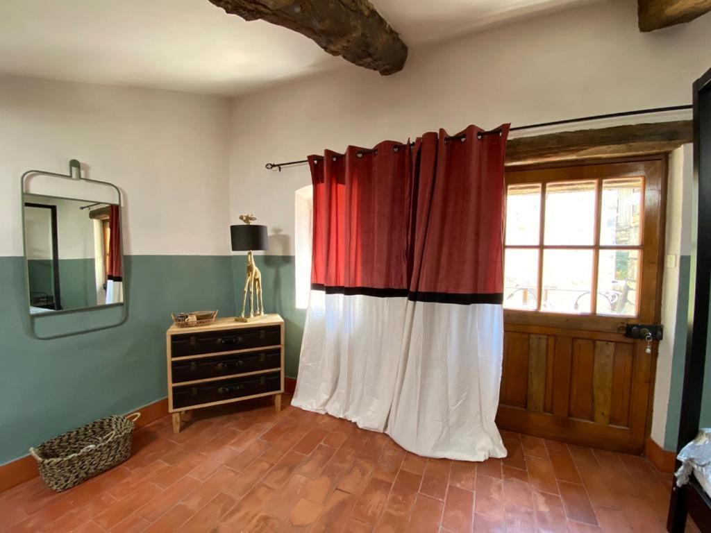 La Tour Des Baronnies A La Porte De L Eau Saint-Auban-sur-l'Ouveze Екстер'єр фото
